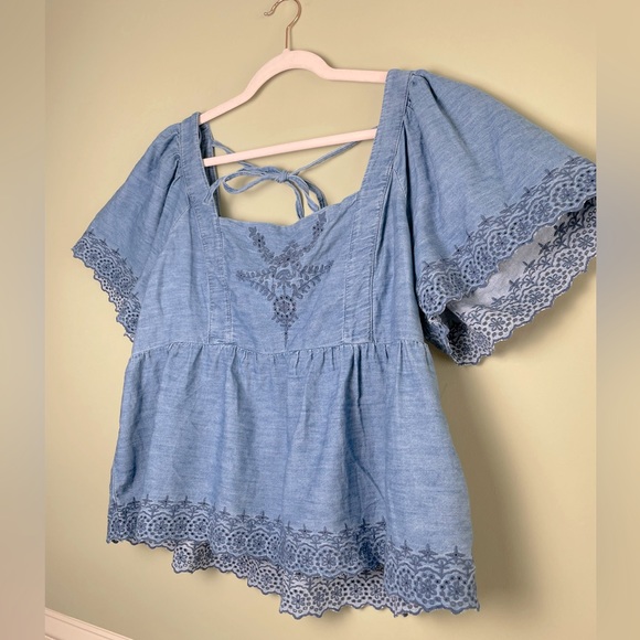 Old Navy Tops - OLD NAVY 100% Cotton Smocked Denim Boho Blouse Seersucker Design Flutter Sleeve